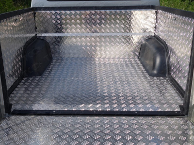 УАЗ Патриот (14–) Защитный алюминиевый вкладыш в кузов автомобиля на пластик (дно)